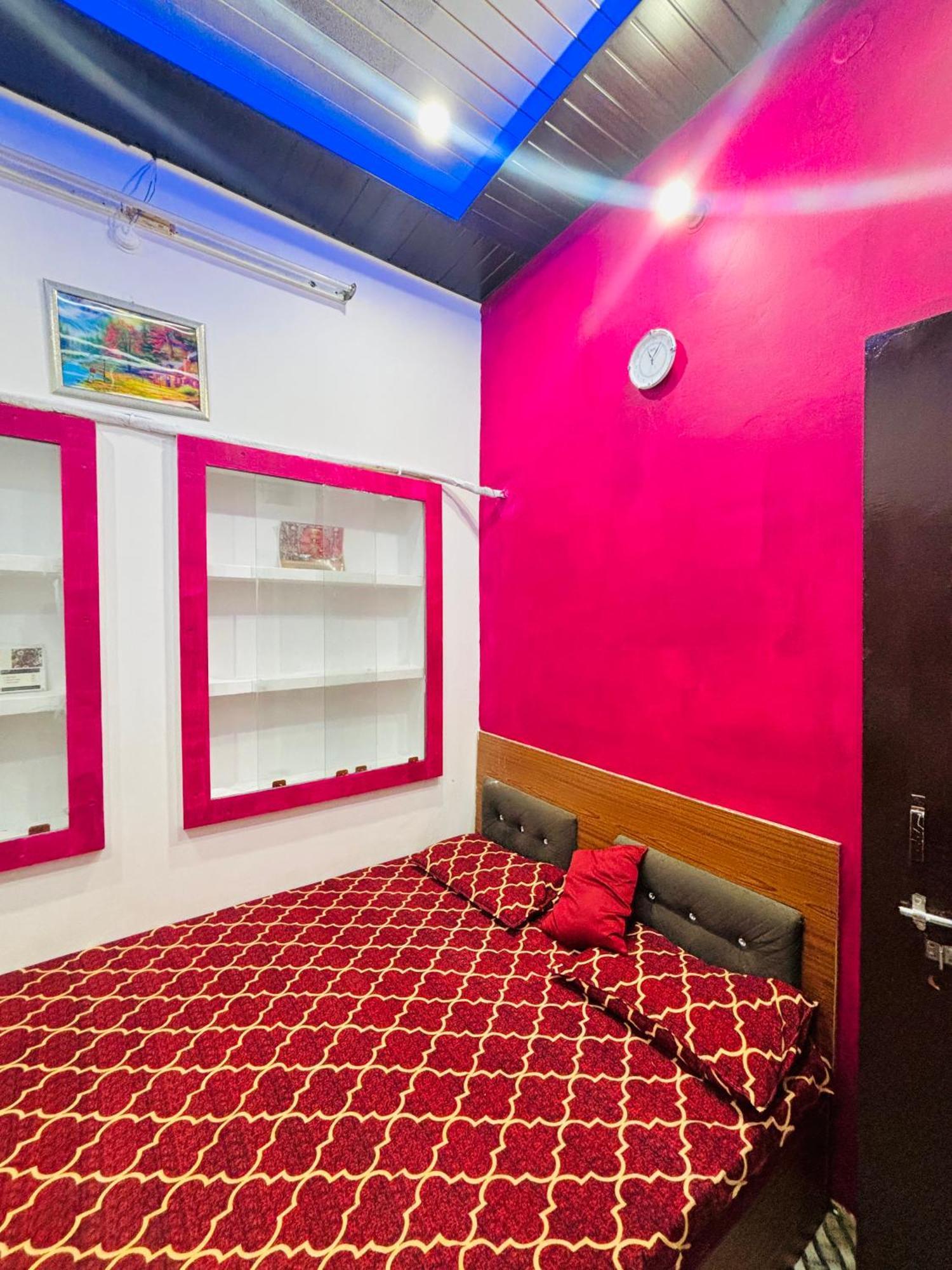 Shivalay Paying Guest House Varanasi Exterior photo