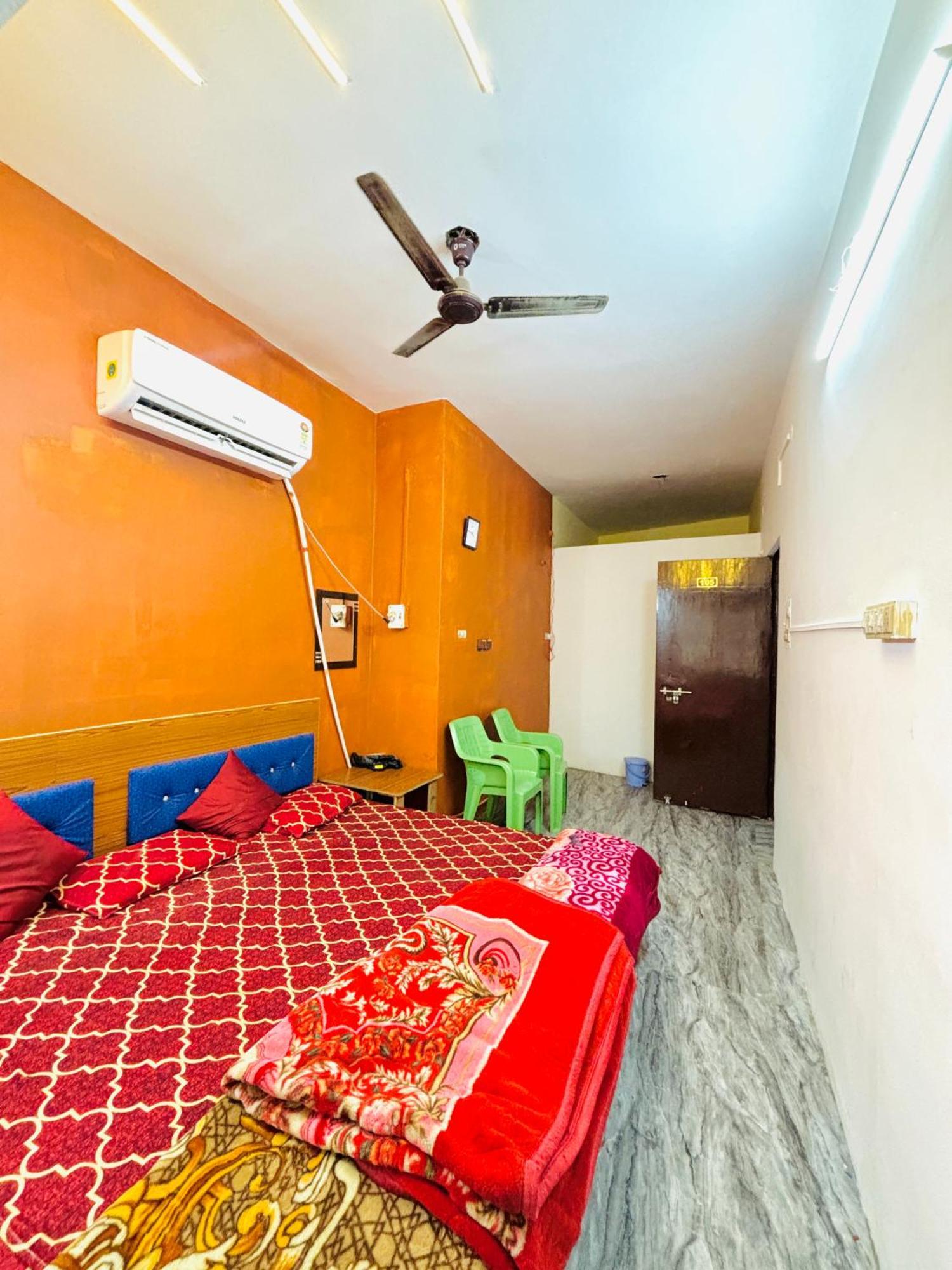 Shivalay Paying Guest House Varanasi Exterior photo